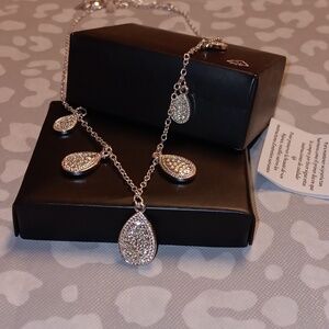 Avon Elegant Silvertone Teardrop Necklace